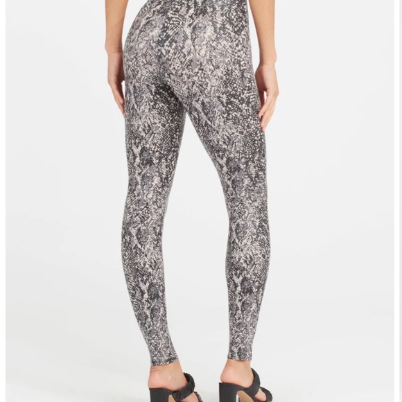 Snake print spanx leggings - Picture 3 of 10